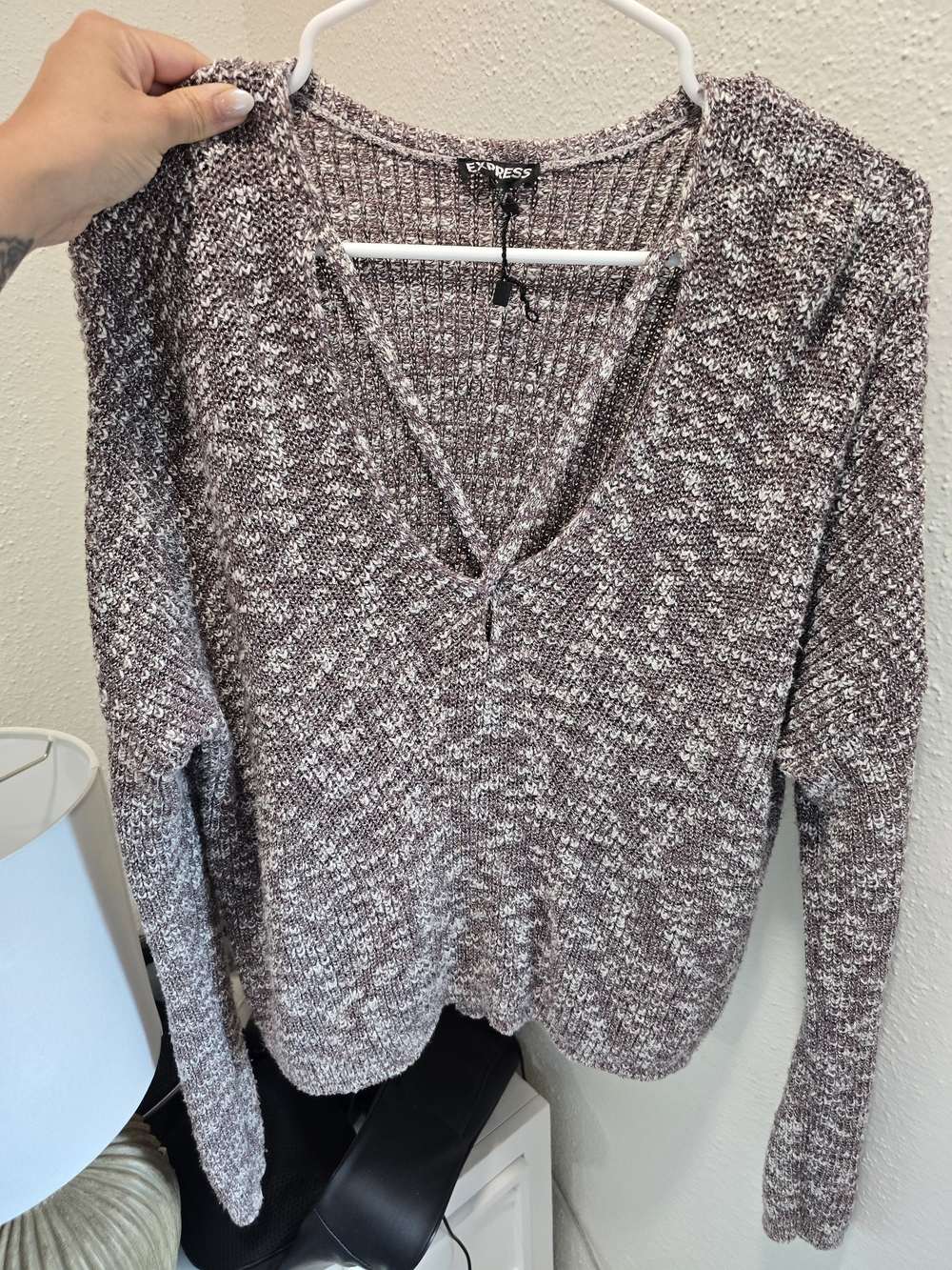 Express Women's Marled V-Neck Sweater in Light Purple and Cream